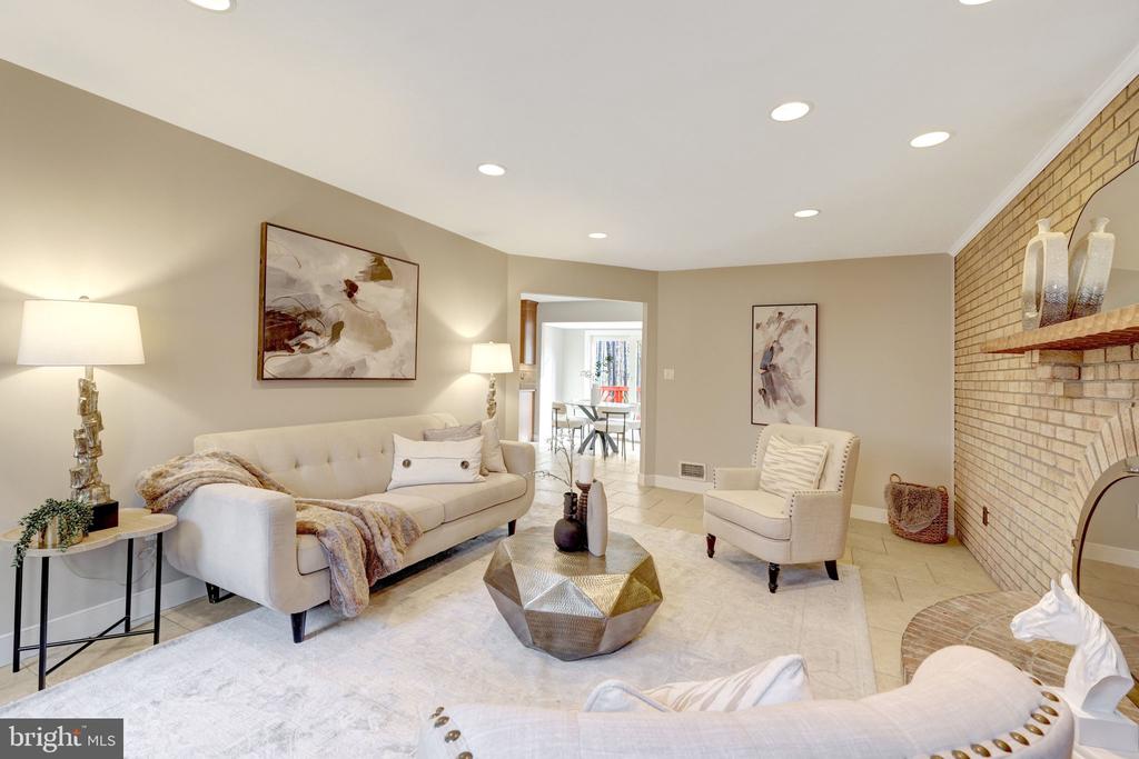 987 OLD HOLLY DRIVE