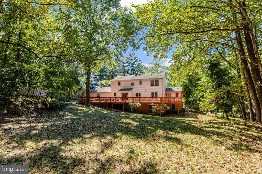 987 OLD HOLLY DRIVE