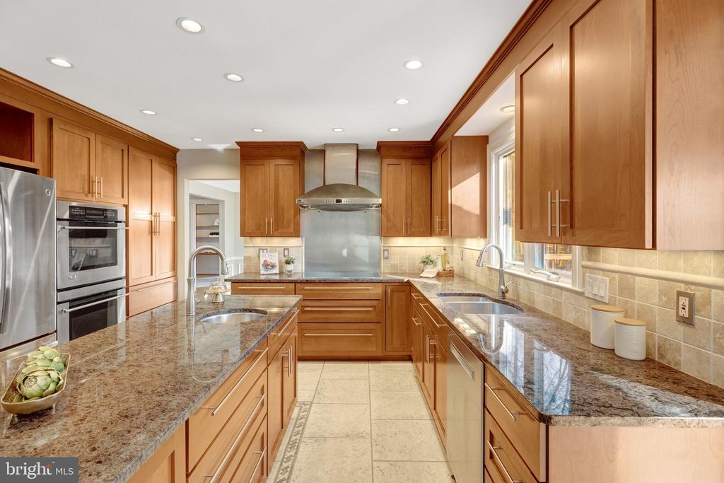 987 OLD HOLLY DRIVE