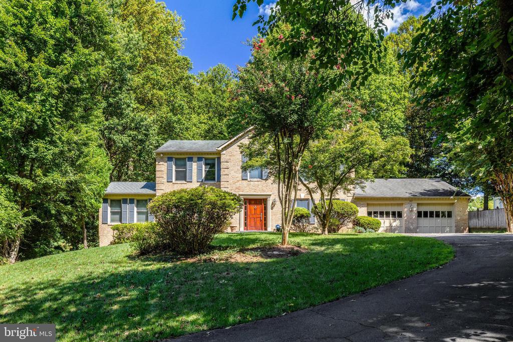 987 OLD HOLLY DRIVE