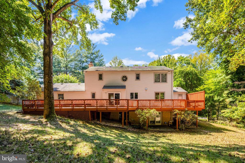 987 OLD HOLLY DRIVE