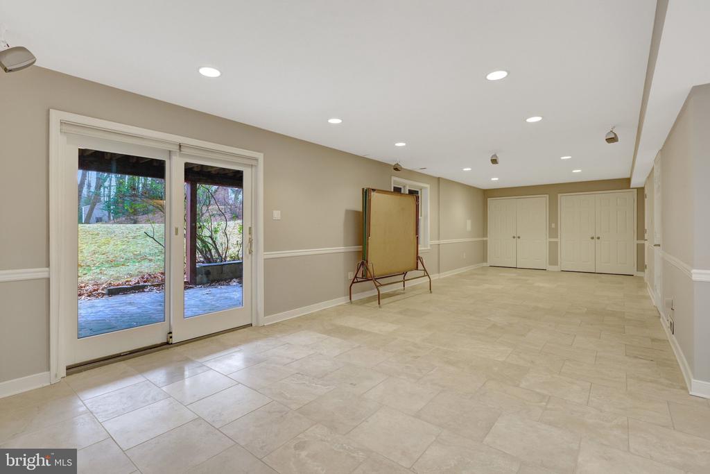 987 OLD HOLLY DRIVE