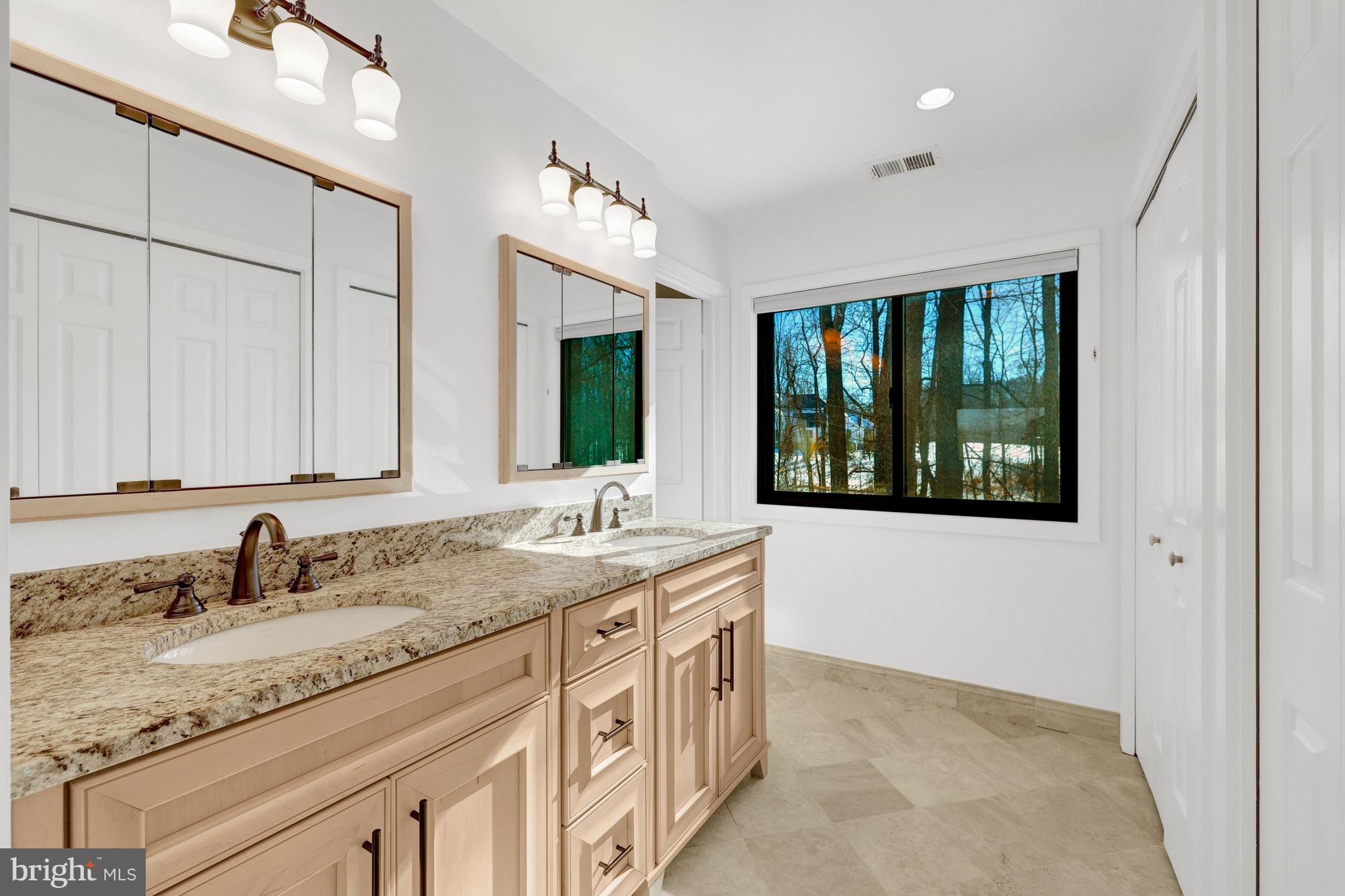 9982 BLACKBERRY LANE