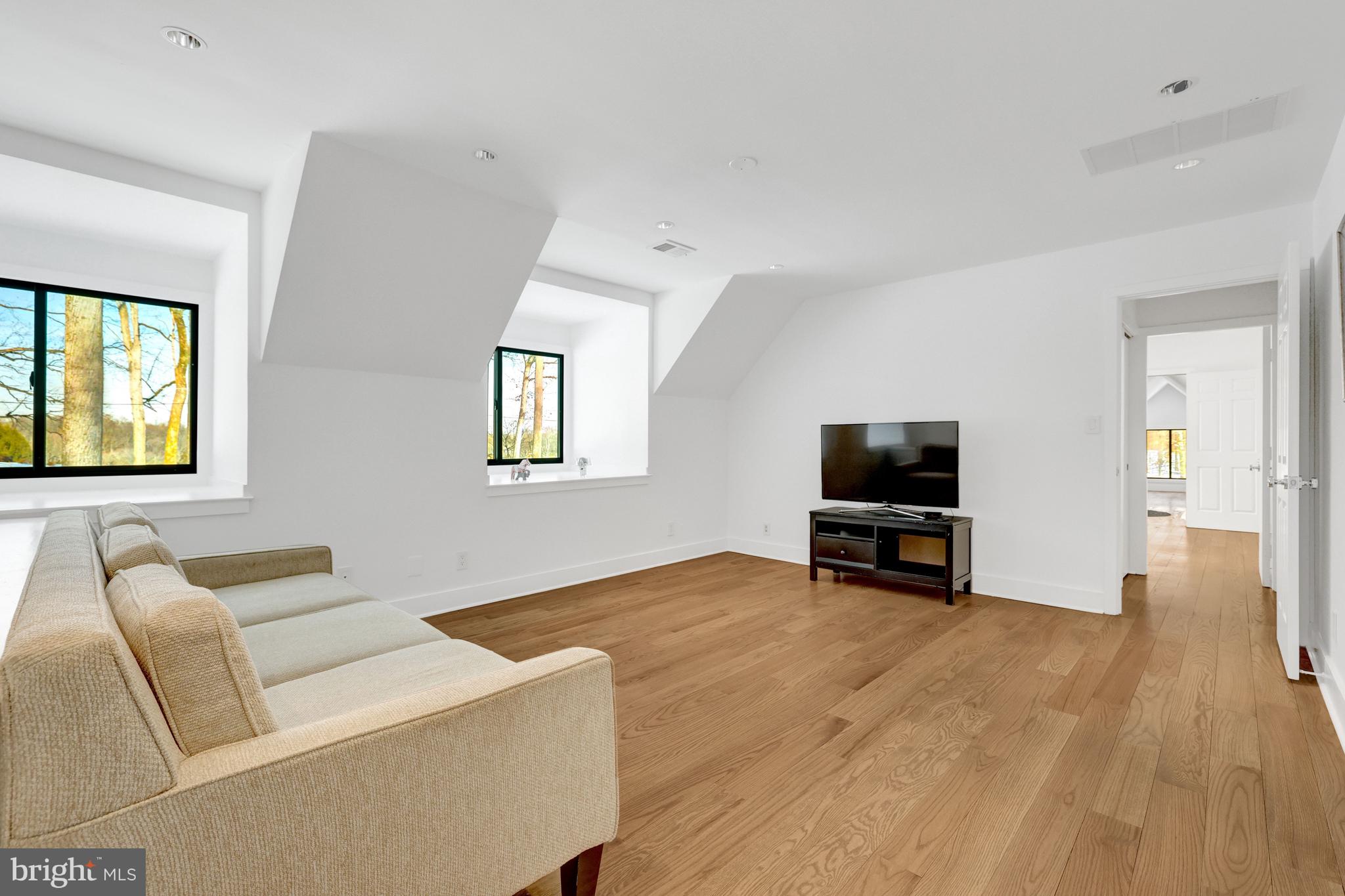 9982 BLACKBERRY LANE