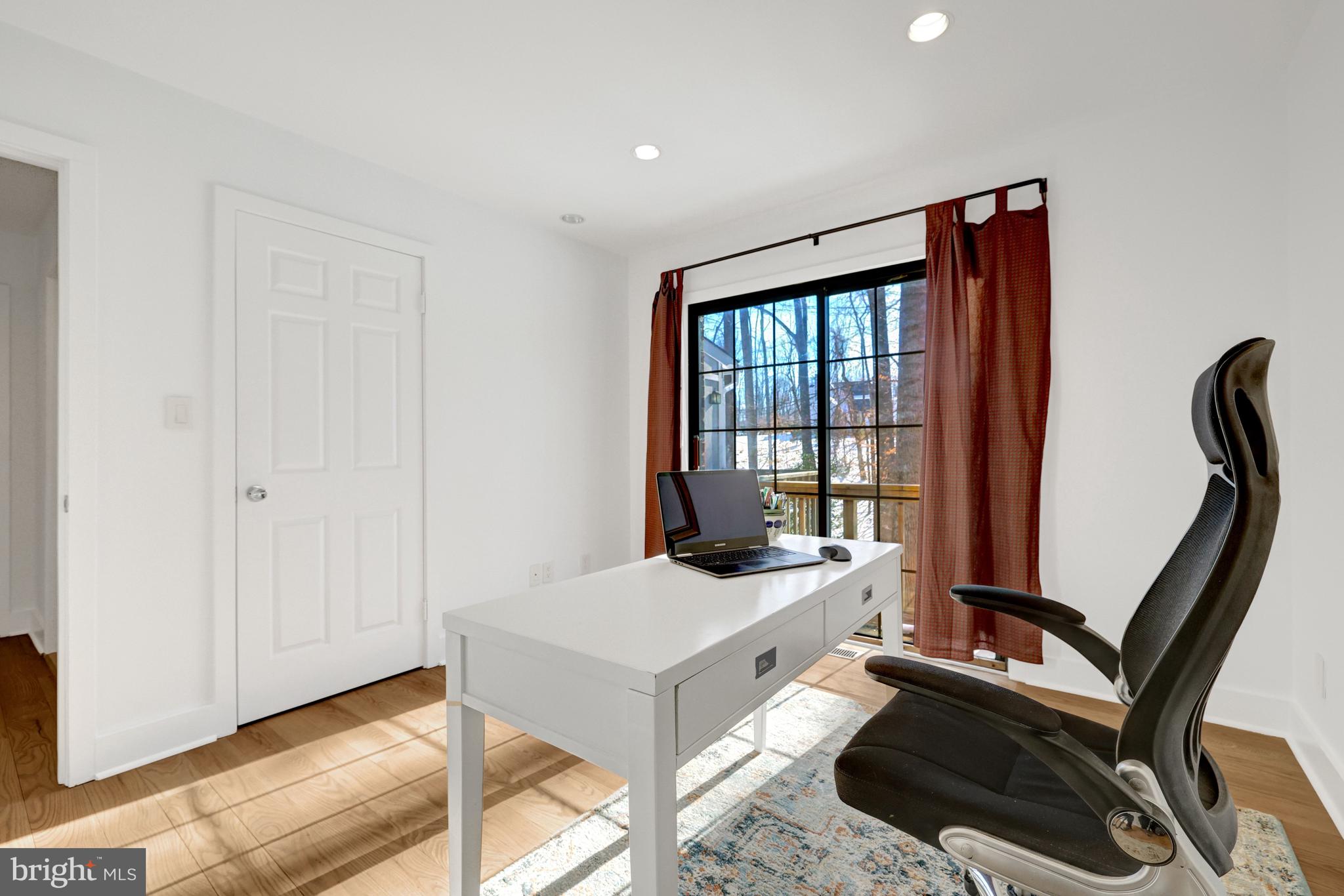 9982 BLACKBERRY LANE