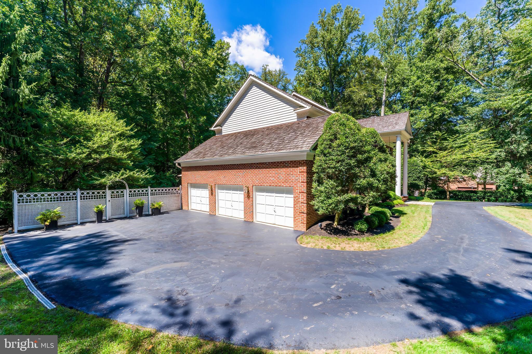 10109 HIGH HILL COURT