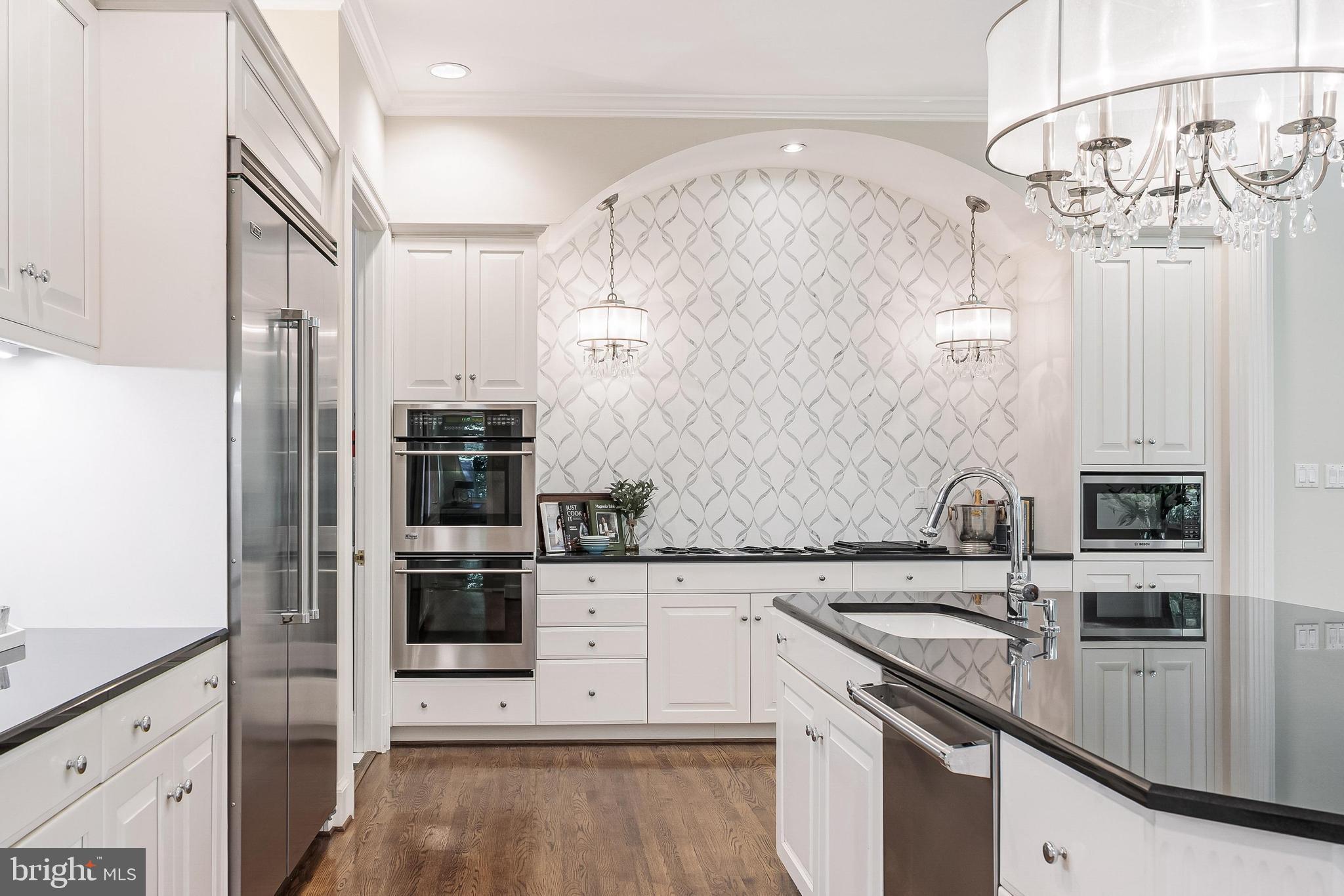 10109 HIGH HILL COURT