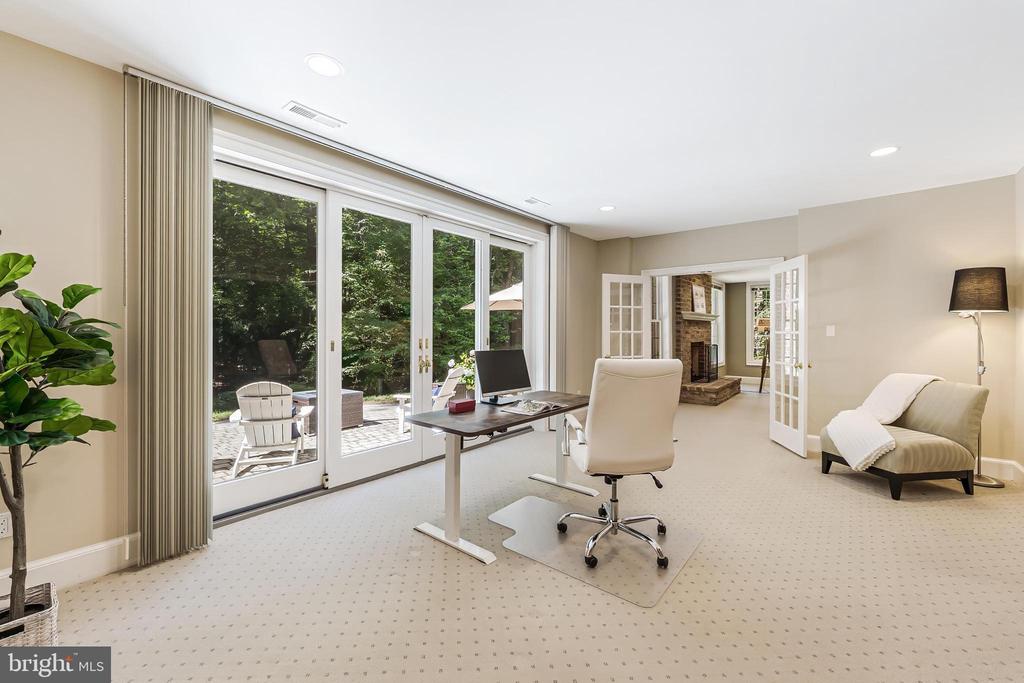 10109 HIGH HILL COURT