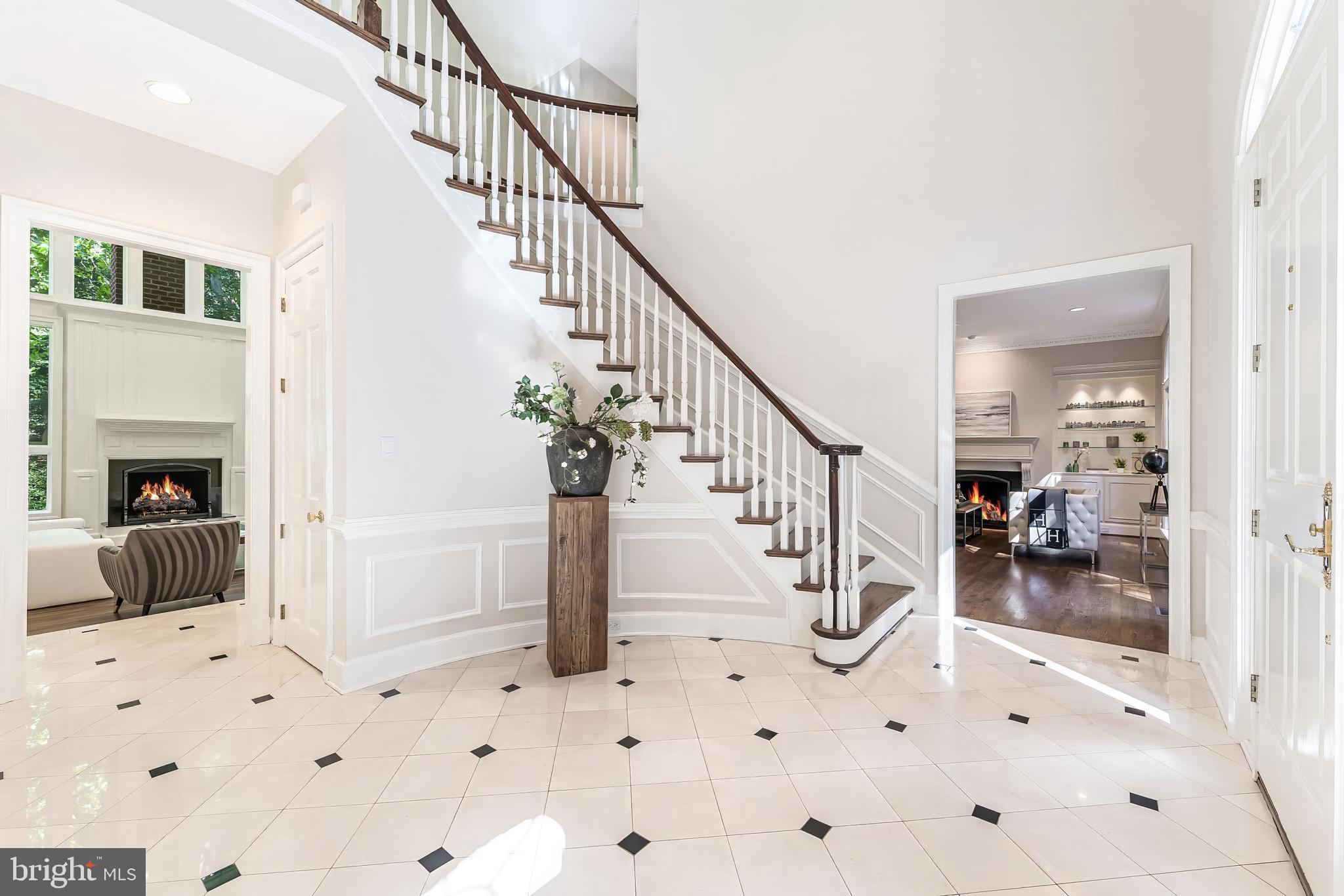 10109 HIGH HILL COURT