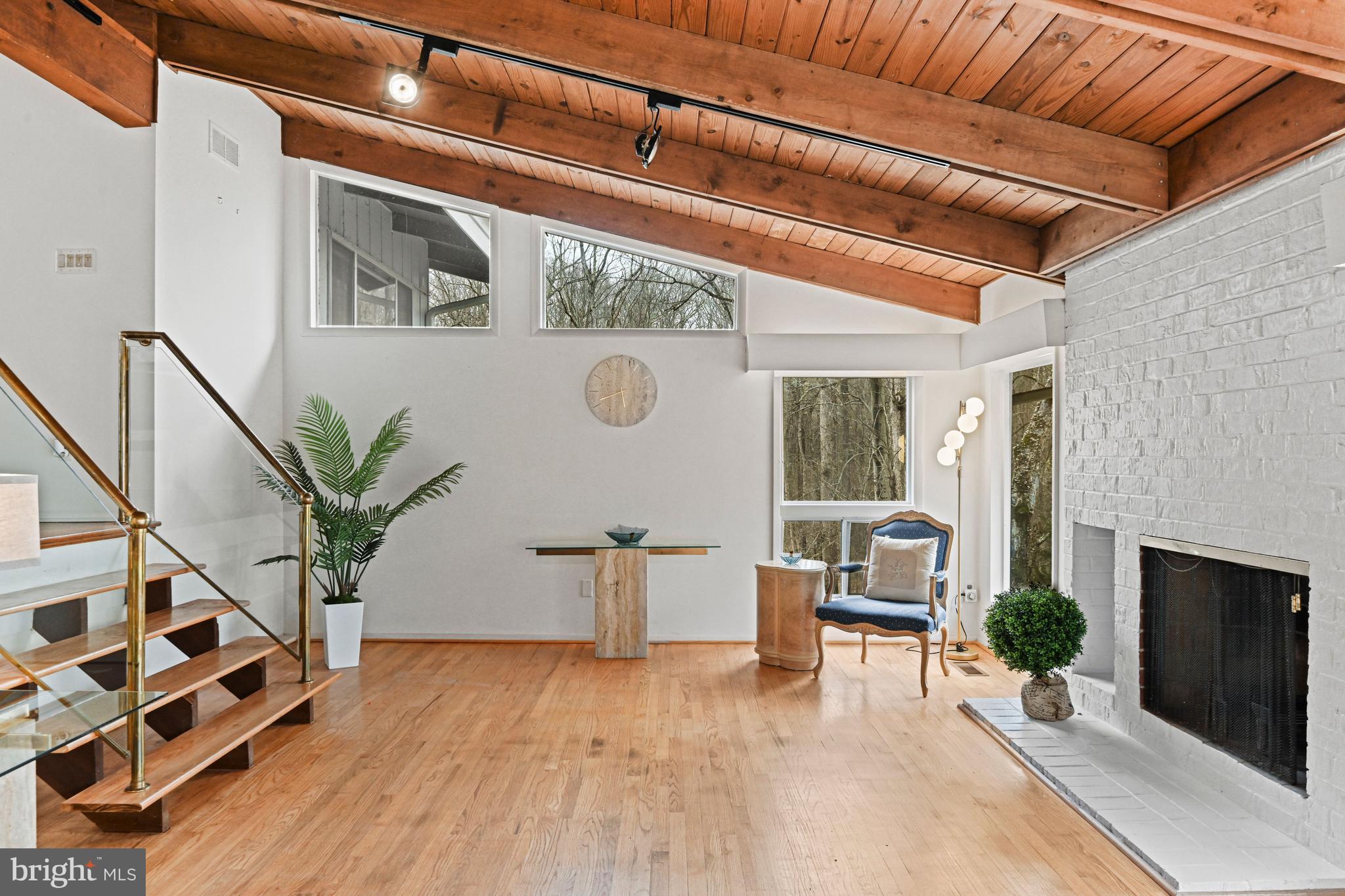 10611 ALLENWOOD LANE