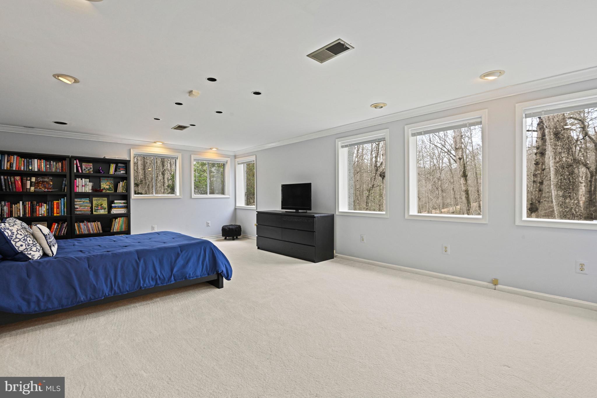 10611 ALLENWOOD LANE