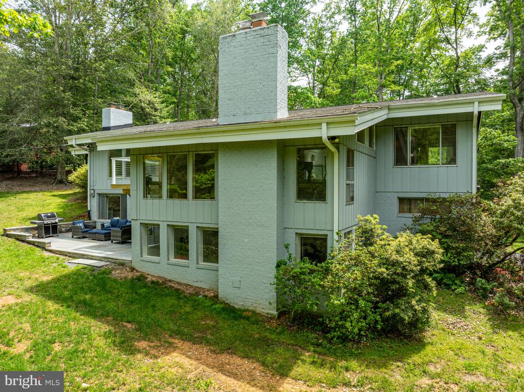 10611 ALLENWOOD LANE
