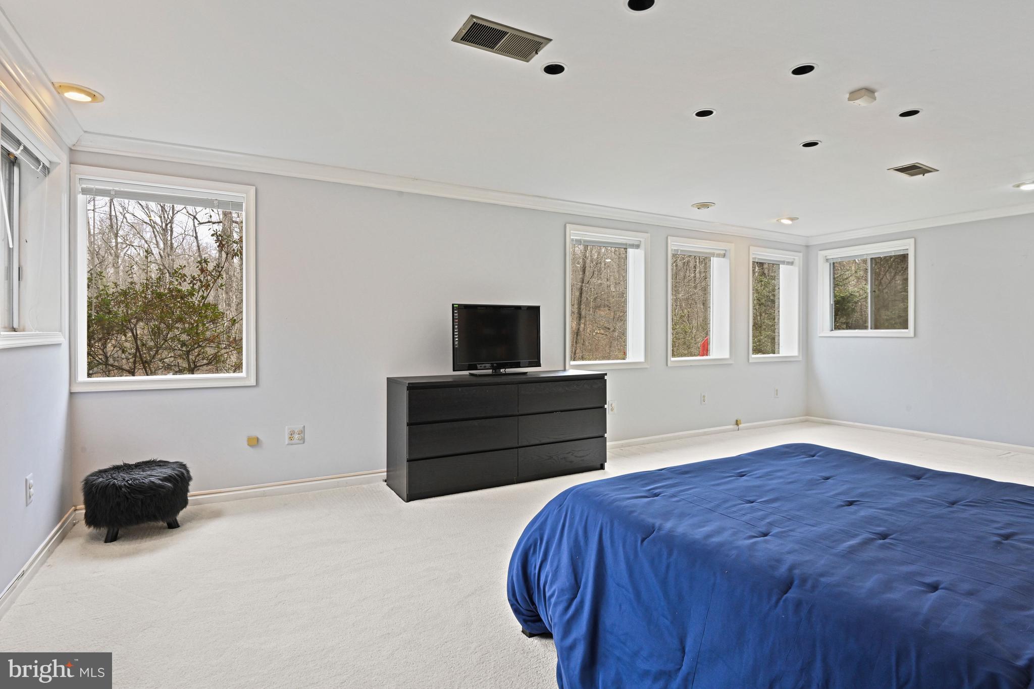 10611 ALLENWOOD LANE