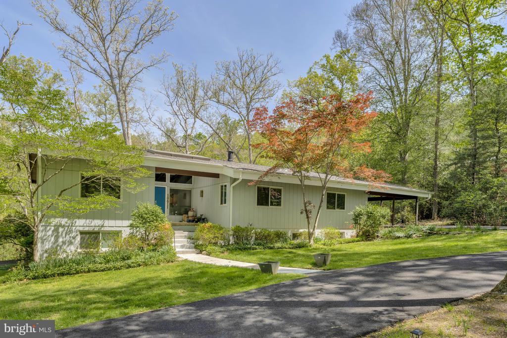 10611 ALLENWOOD LANE