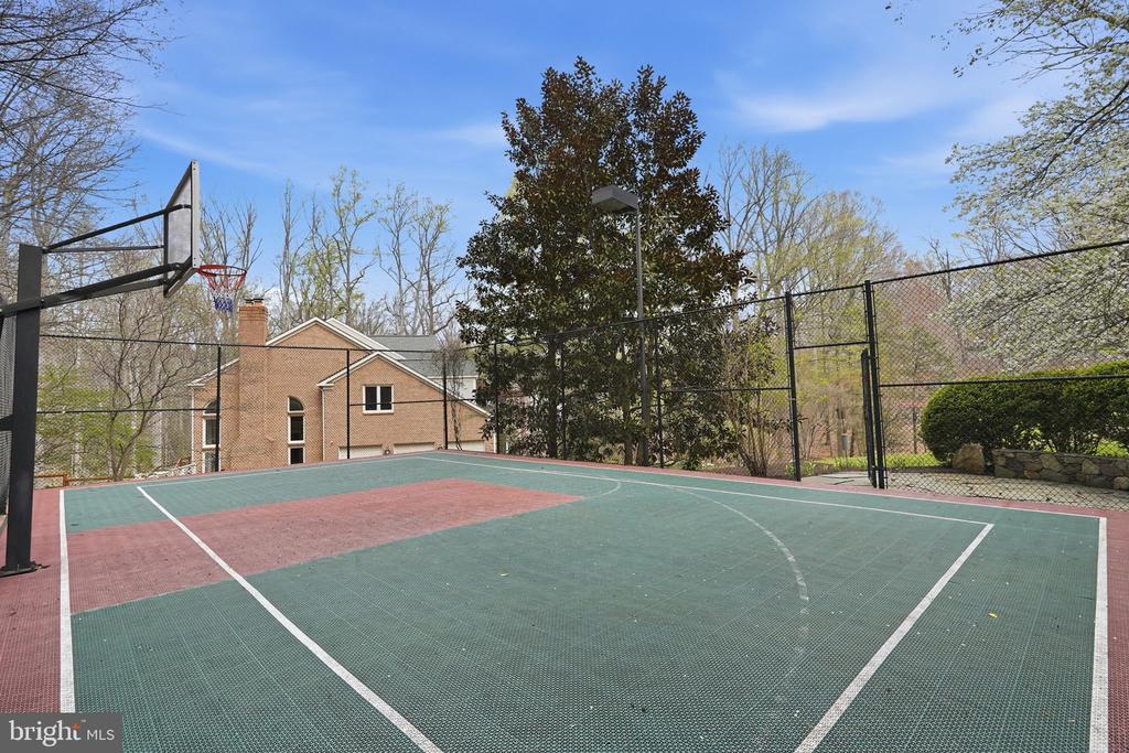 182 RIVER PARK DRIVE