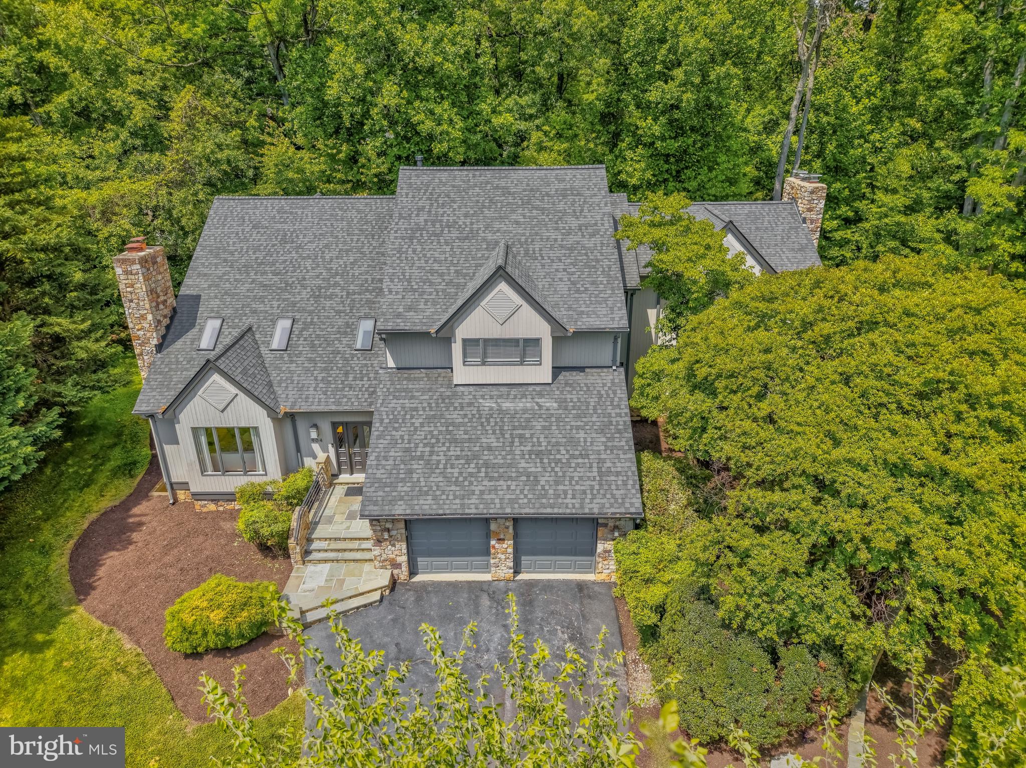 904 FALLS BRIDGE LANE