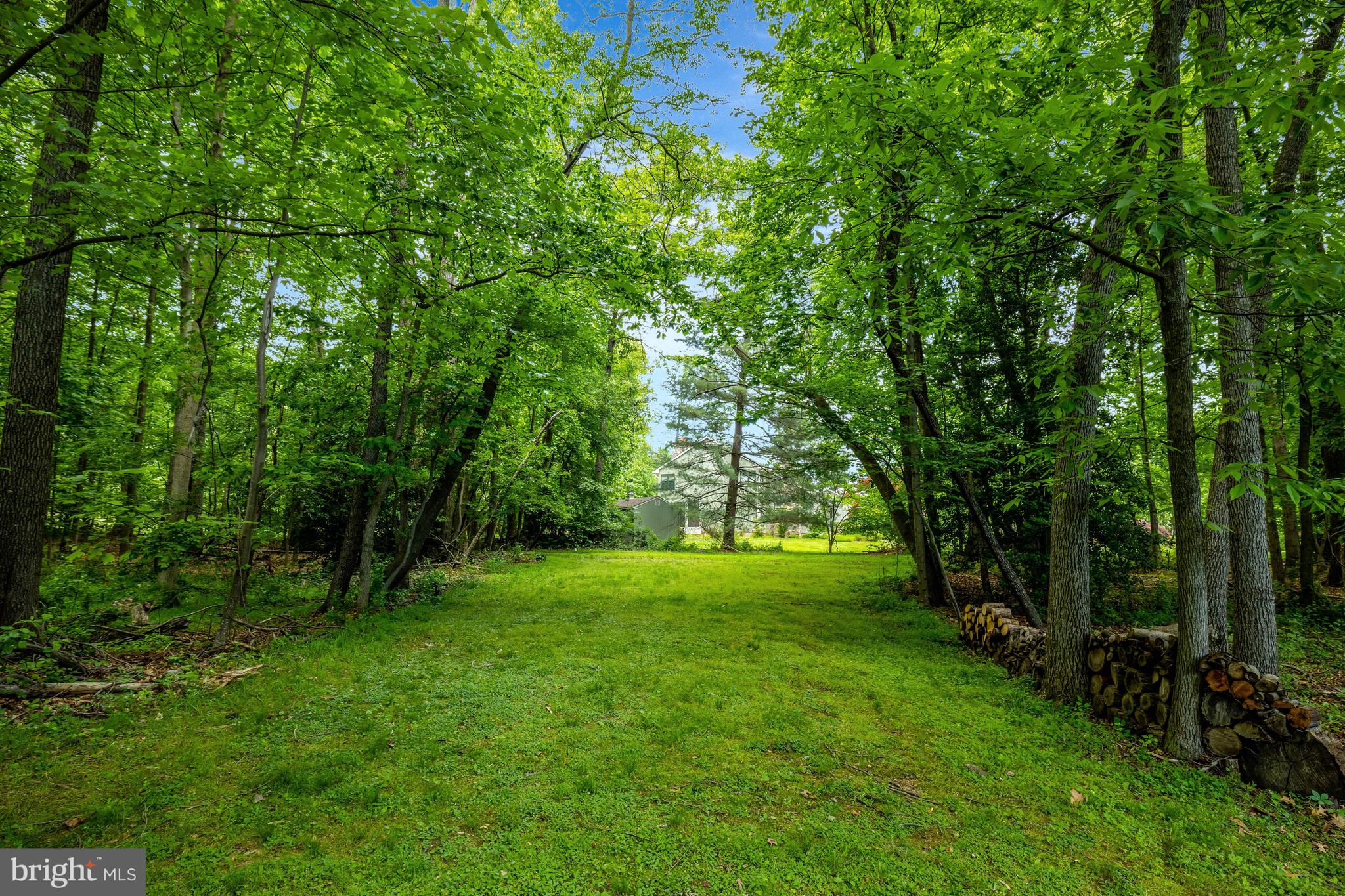 904 FALLS BRIDGE LANE