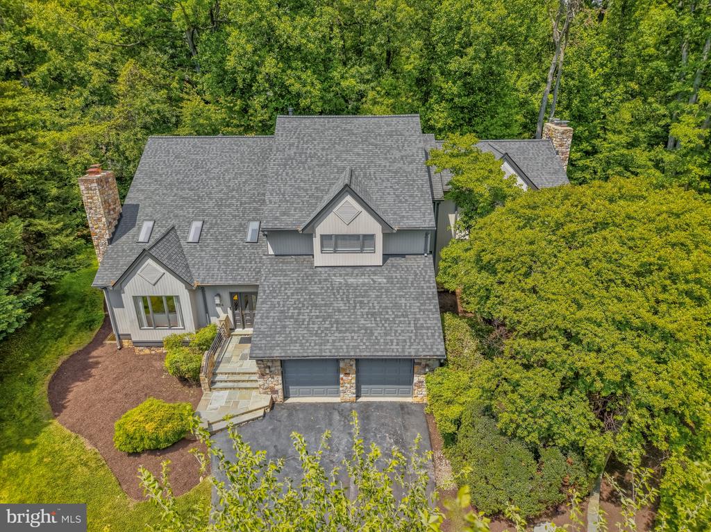 904 FALLS BRIDGE LANE