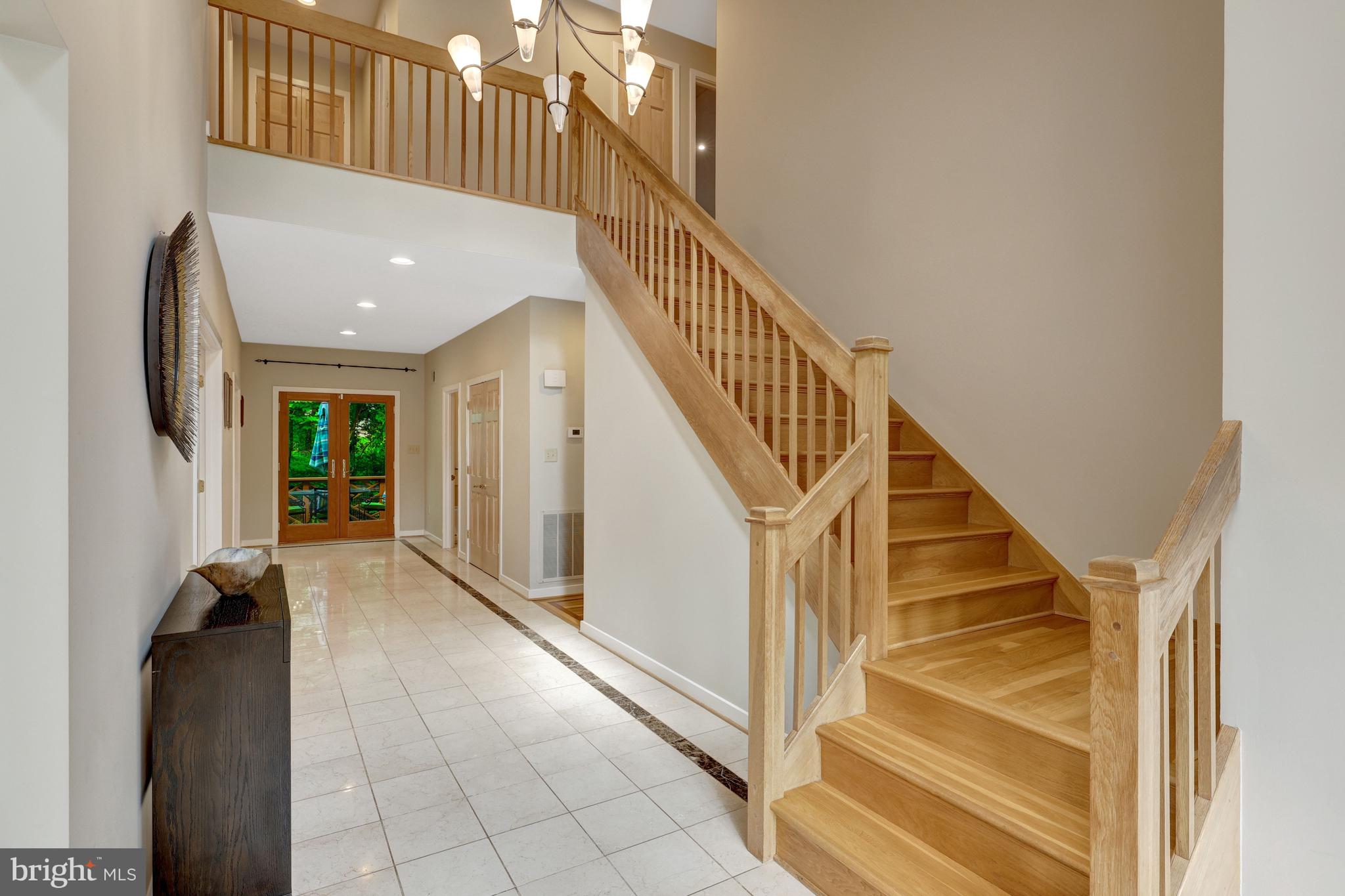 904 FALLS BRIDGE LANE