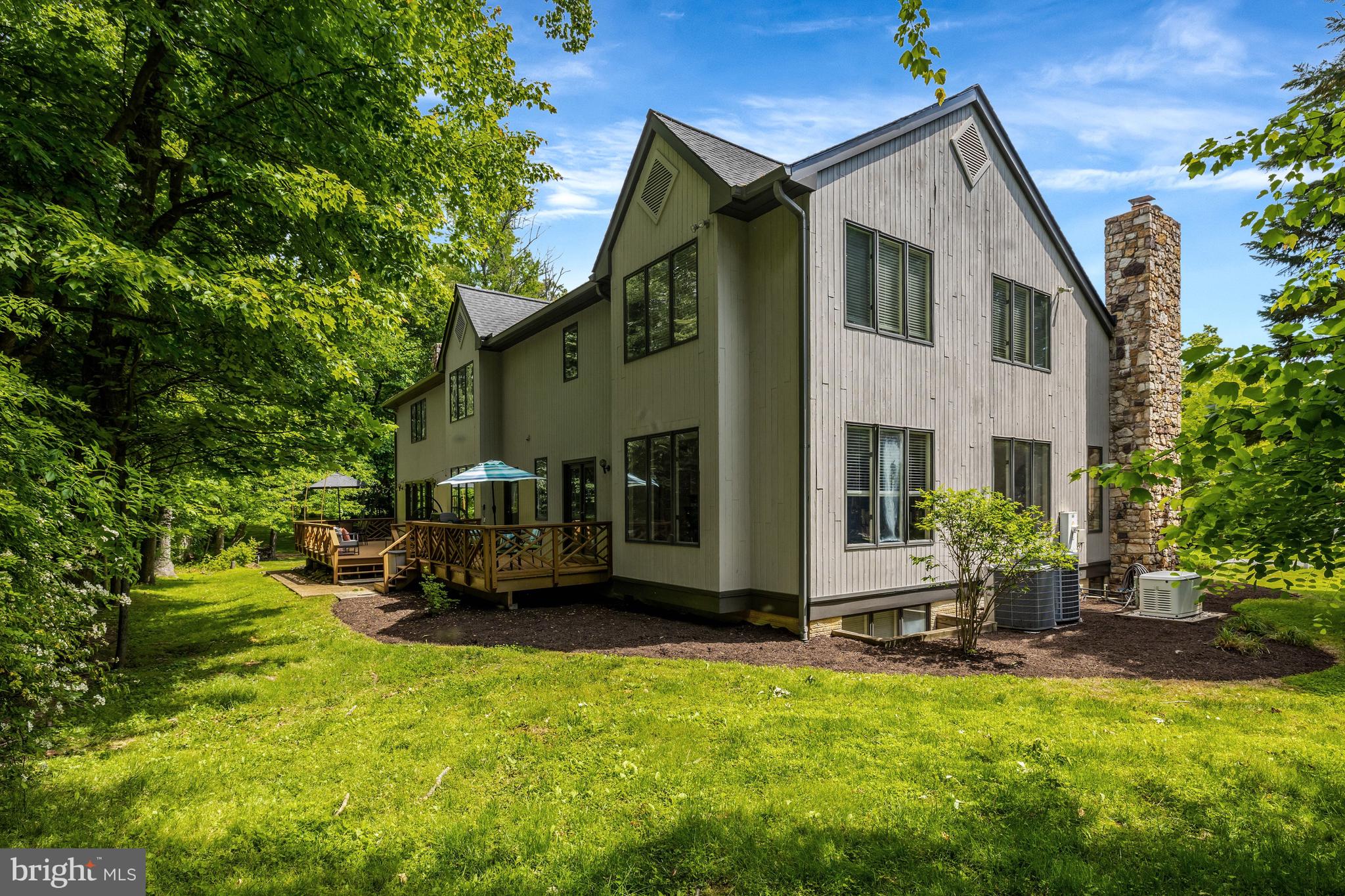 904 FALLS BRIDGE LANE