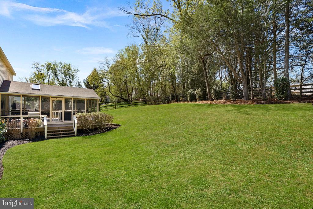 811 FOLLIN FARM LANE