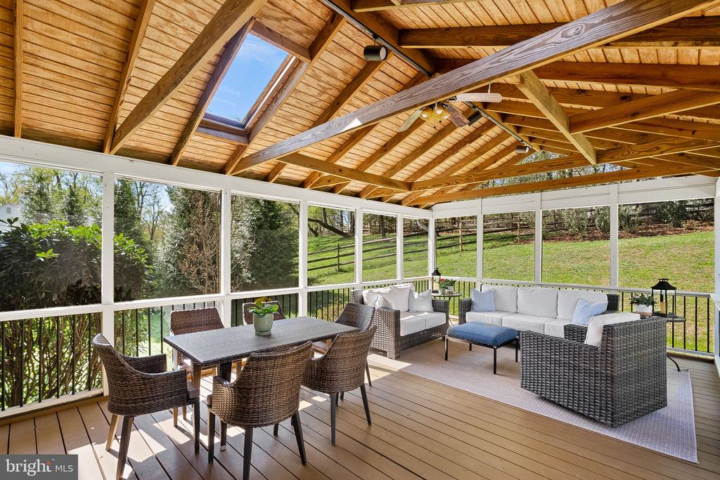 811 FOLLIN FARM LANE