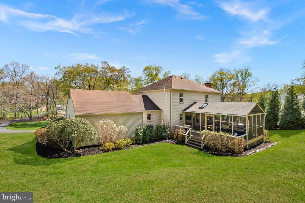 811 FOLLIN FARM LANE