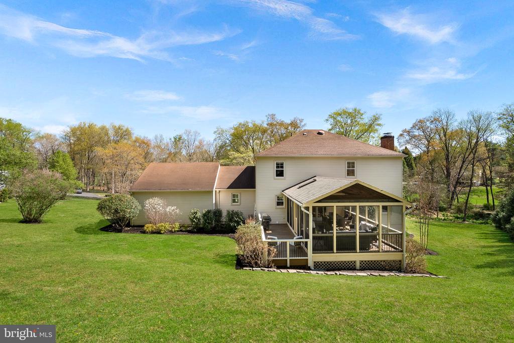 811 FOLLIN FARM LANE