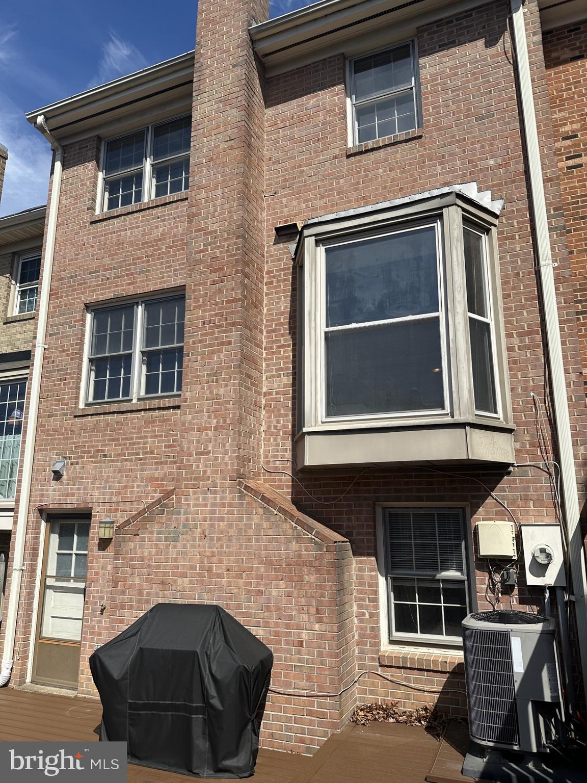 6402 SEVEN OAKS COURT