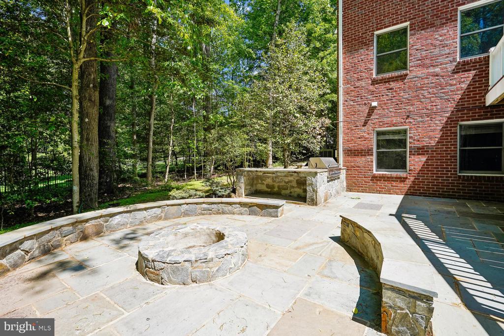 188 RIVER PARK DRIVE