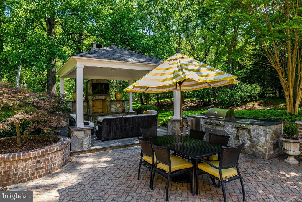 10010 HIGH HILL PLACE