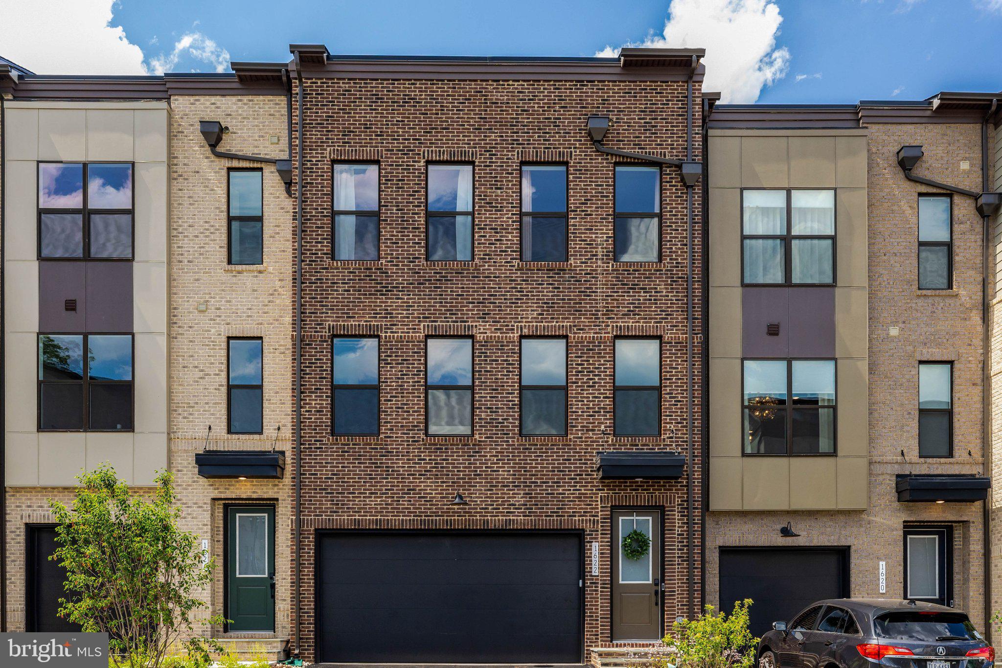 1622 FELLOWSHIP SQUARE