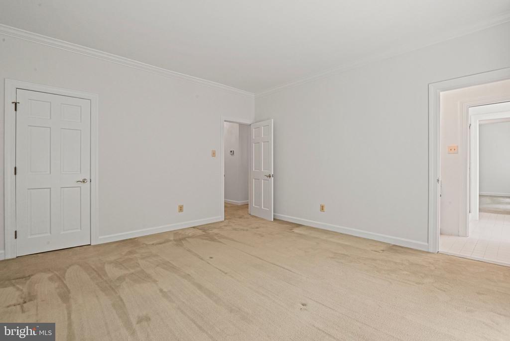 700 RUNNING BROOK DRIVE