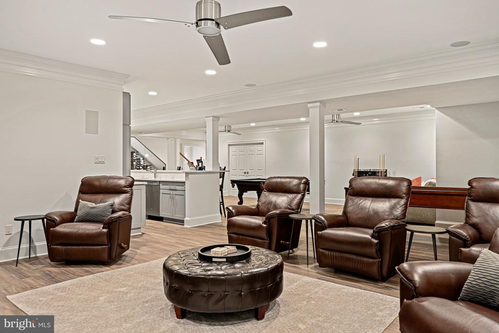 7808 GROVEMONT DRIVE