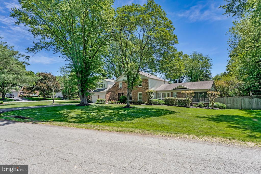 1301 STONE MEADOW WAY