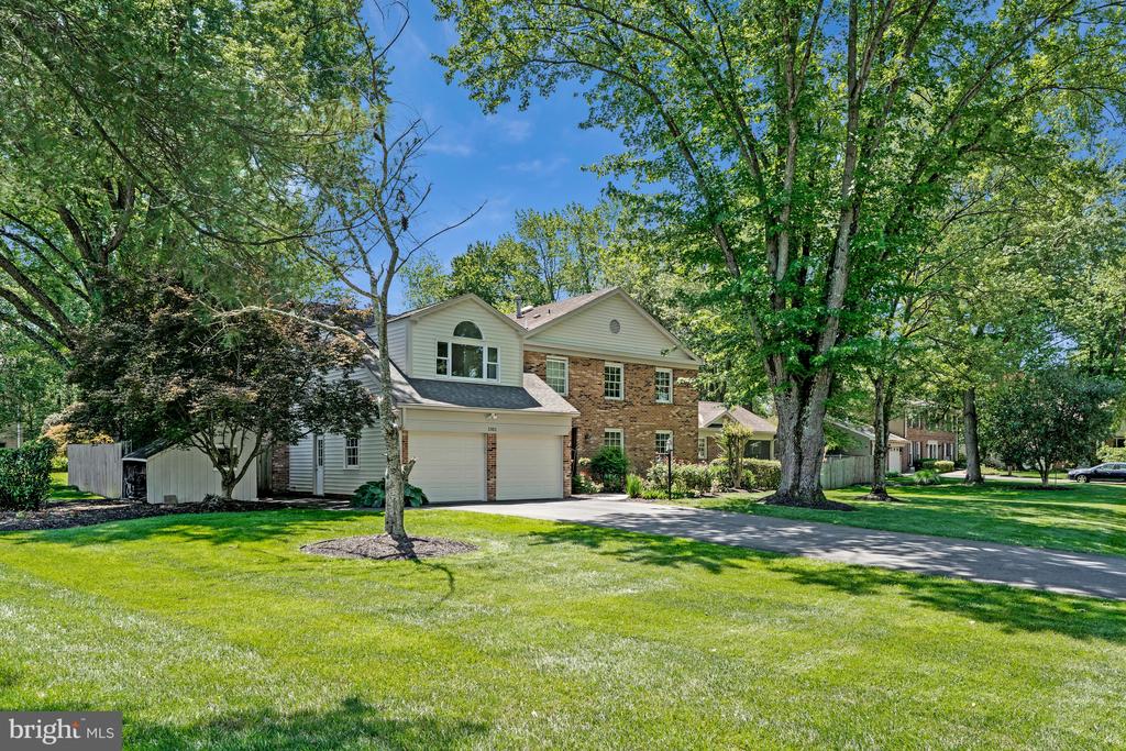 1301 STONE MEADOW WAY