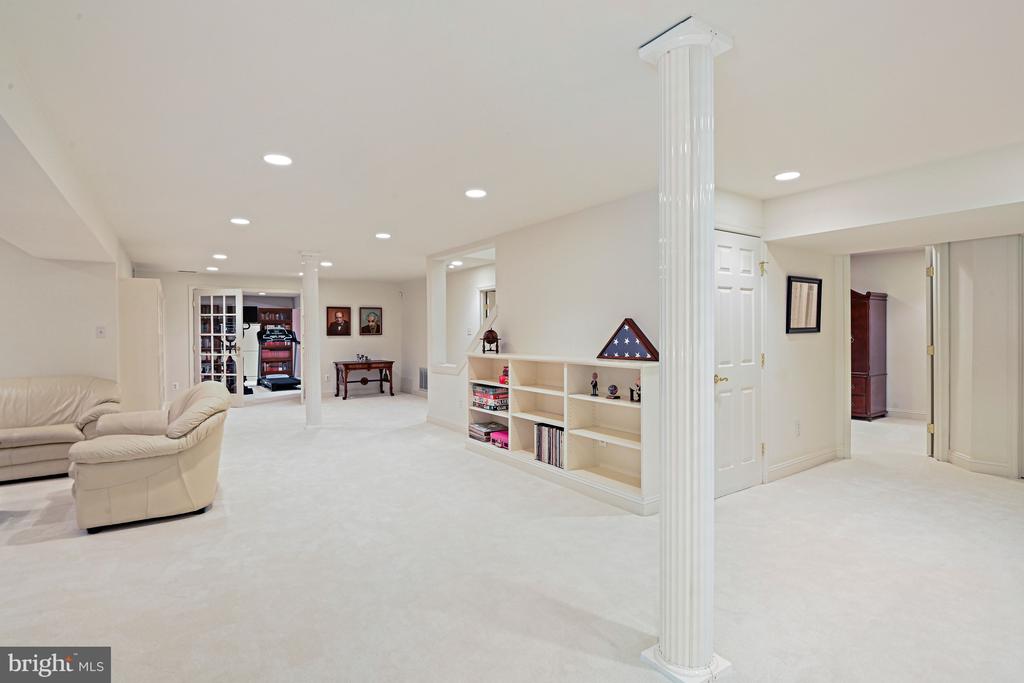 10560 FOX FOREST DRIVE