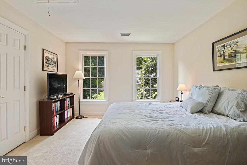 10560 FOX FOREST DRIVE