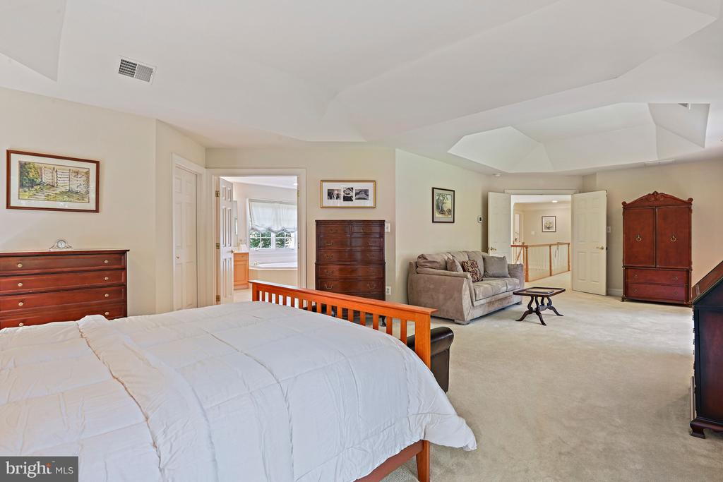 10560 FOX FOREST DRIVE