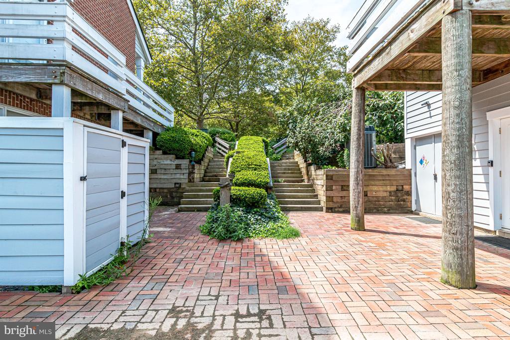 3151 COVEWOOD COURT
