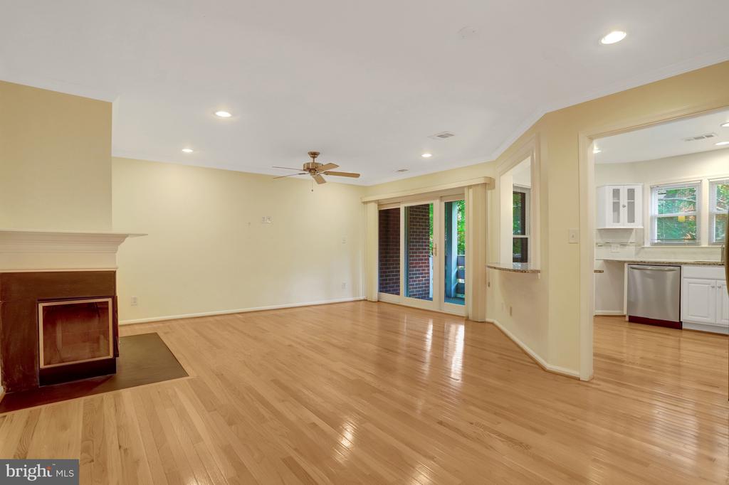 3151 COVEWOOD COURT
