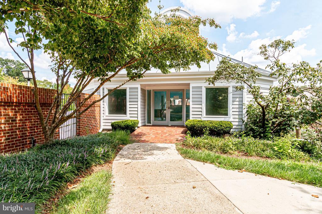 3151 COVEWOOD COURT