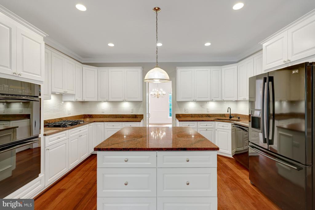 216 RIVER PARK DRIVE
