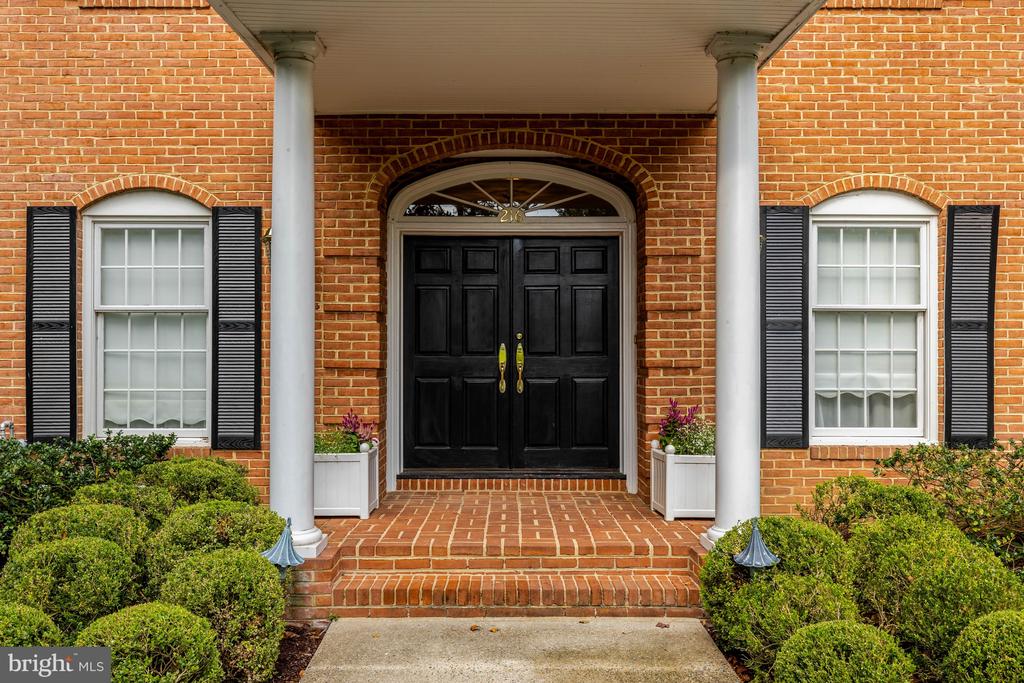 216 RIVER PARK DRIVE