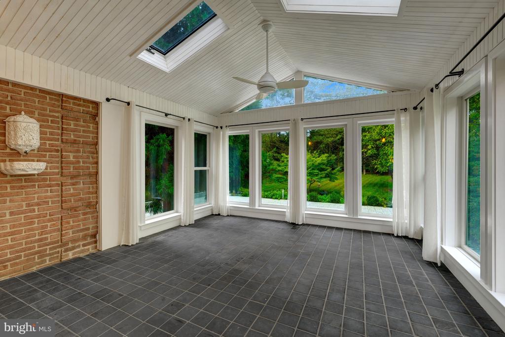 216 RIVER PARK DRIVE