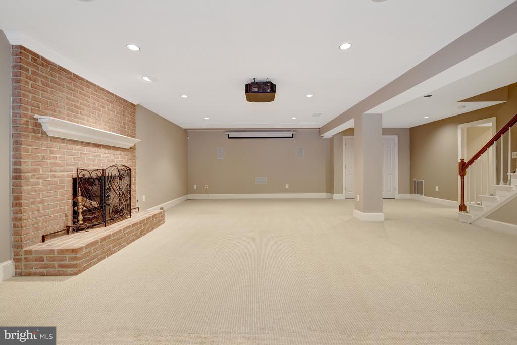 216 RIVER PARK DRIVE