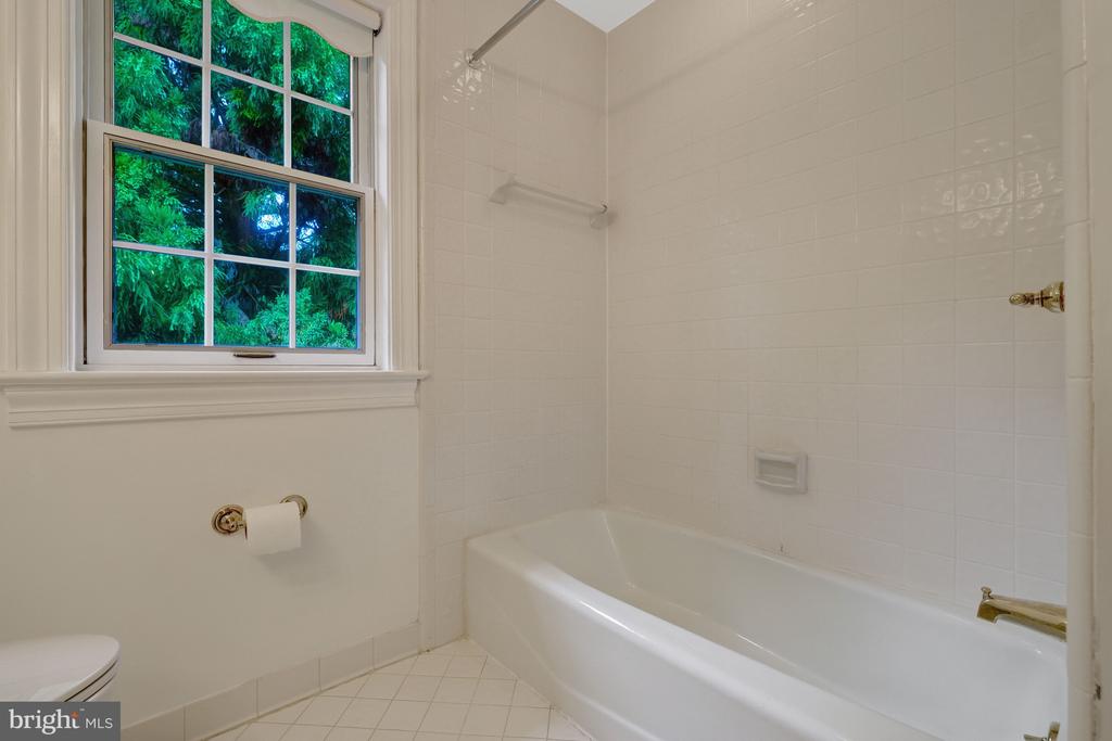 216 RIVER PARK DRIVE