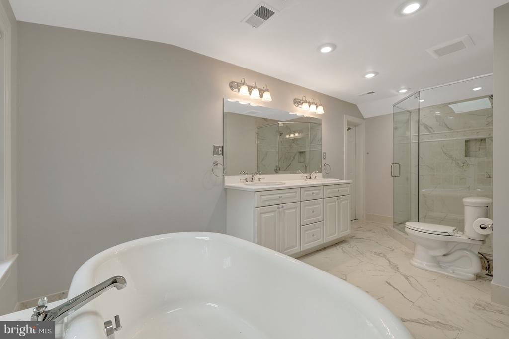 216 RIVER PARK DRIVE