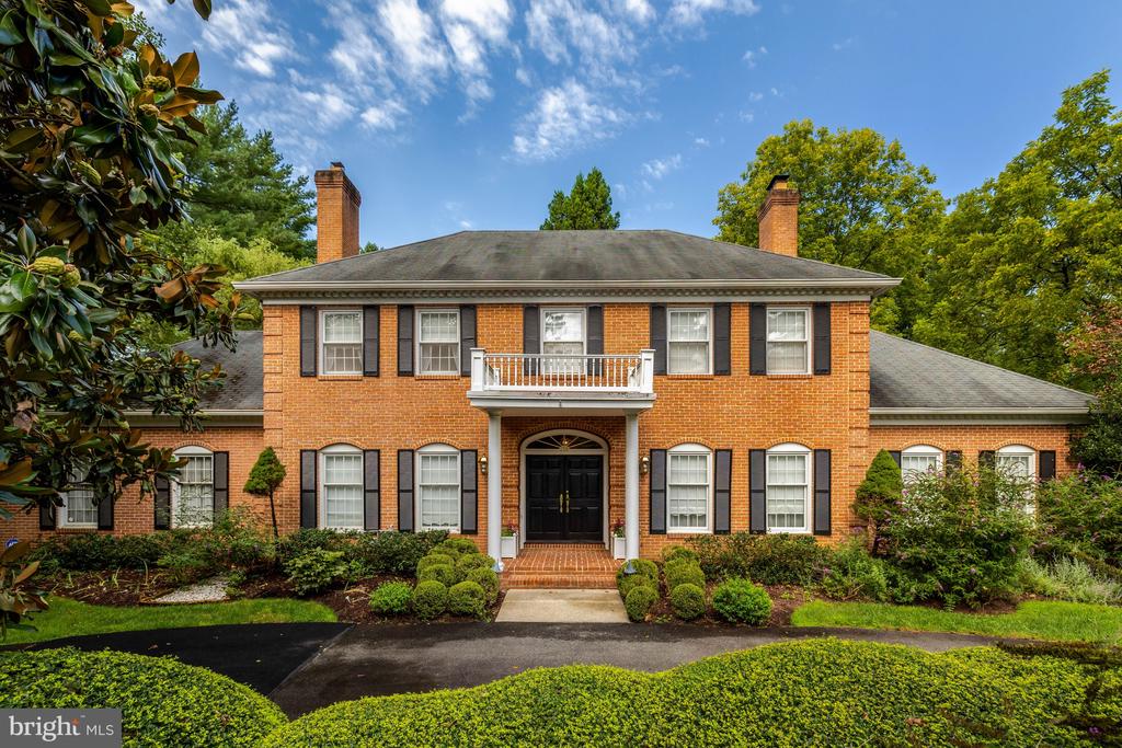 216 RIVER PARK DRIVE