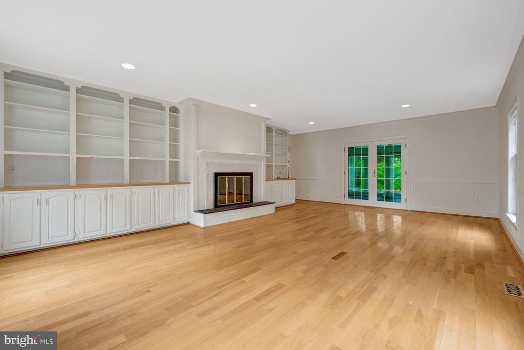 216 RIVER PARK DRIVE